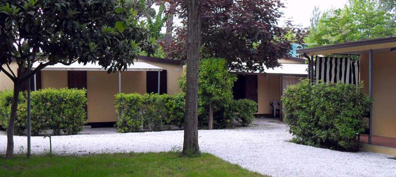 Camping Luna Hotel Marina di Massa Exterior foto